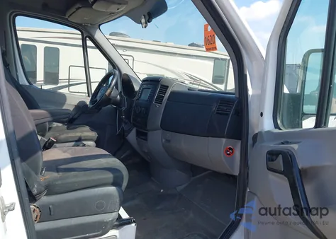 2016 Mercedes-Benz Sprinter 2500 High Roof z USA, uszkodzony, nr VIN WD3PE8DD2GP188026